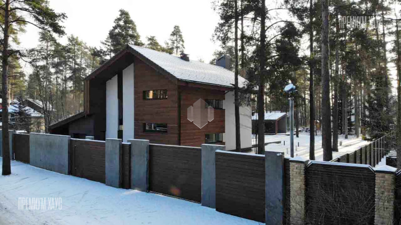 Резиденция в Мельничном ручье