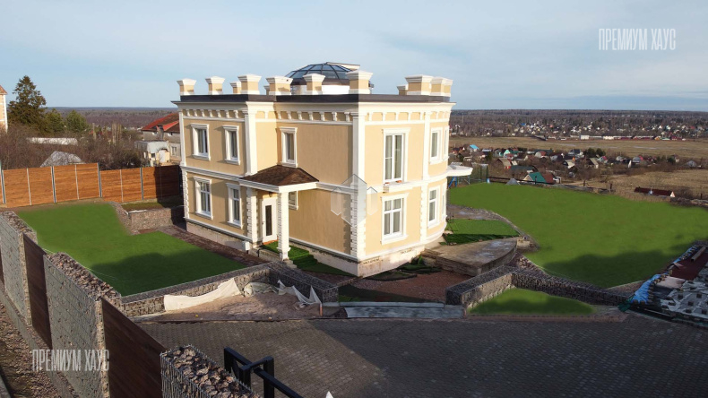 Классический дом в Ропше