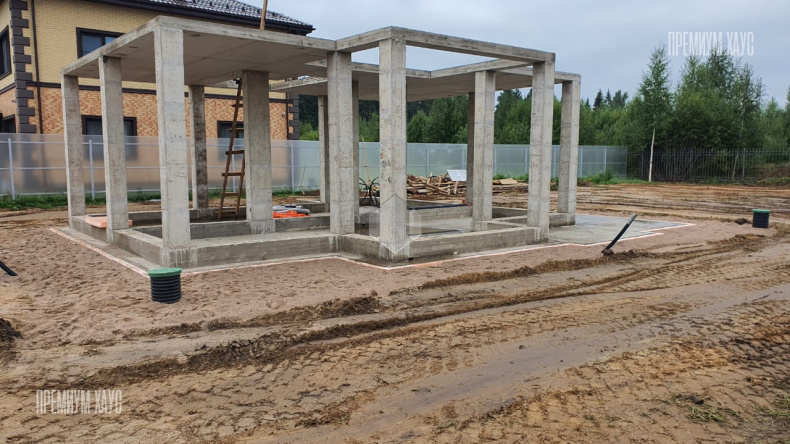 Загородный дом с мансардой