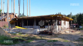 Заливка монолитного перекрытия в доме с плоской инверсионной земляной кровлей 