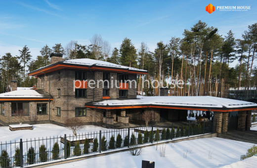 Загородный дом жилой площадью 408м2