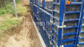 Армирование стен цокольного этажа и установка опалубки - 7